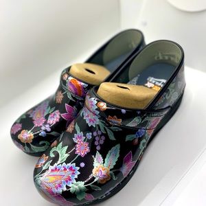 Dansko XP 2.0 Paisley Floral Patent Leather Clogs
